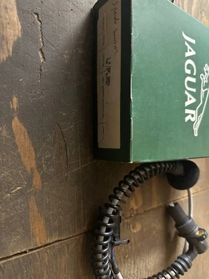 NEW 1988-1992 Jaguar XJ6 Speedometer Sending Unit Speed Sensor DBC3093 - Image 1 of 3