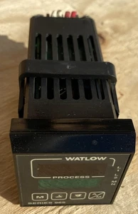 Watlow 965A-3CD0-00RG- Temperature Controller Series - Picture 1 of 5