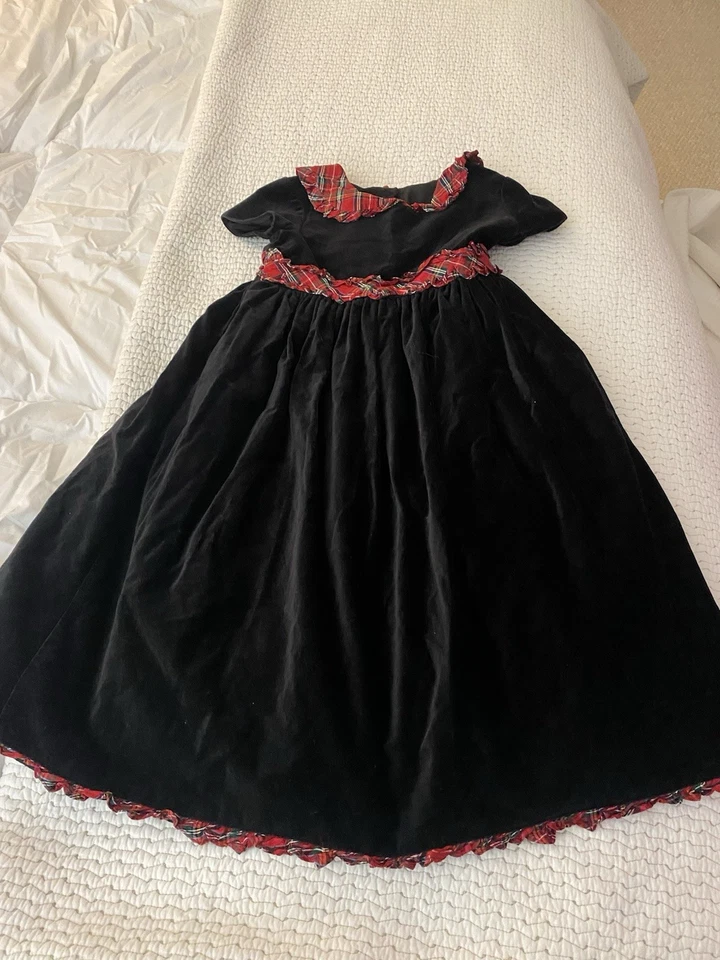 VESTIDO NIÑA LAURA ASHLEY LONDRES TALLA 6X TERCIOPELO NEGRO CON RIBETE A CUADROS ROJOS  Foto 1 de 4