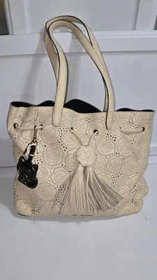 Bolso Karl Lagerfeld Paris Brazo Gatito Grande Con Diseños Rosa Foto 1 de 4