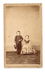 CDV – CHARLES NESTEL  - ADMIRAL FOOTE AND SISTER – FAMED SIDESHOW MIDGETS - Picture 1 of 2