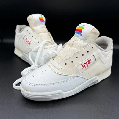 Zapatillas Apple Computer de Omega Sports, Talla 8, Caja Original, ¡Un Dueño Sin Usar! Foto 1 de 4