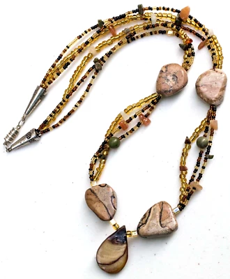 Collar de piedras preciosas de jaspe y cuentas de semillas de 24" con colgante de concha Foto 1 de 2