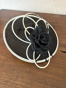 John Lewis Fascinator - Picture 1 of 3