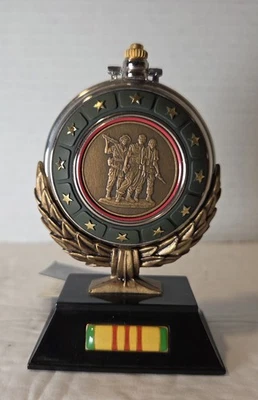 Reloj Bolsillo Franklin Mint 1984 Veteranos de la Guerra de Vietnam con Cadena de Soporte y Estuche Foto 1 de 4