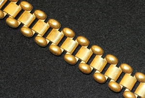 VINTAGE POLISHED BRASS CHOKER NECKLACE WITH BOX CLASP, 15 INCHES LONG, ¾ IN WIDE - Picture 1 of 7