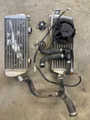 Manguera de radiador izquierda/derecha Ktm Exc OEM con ventilador de hendidura 250 350 450 500 XCF SX XC 11-16 Foto 1 de 4