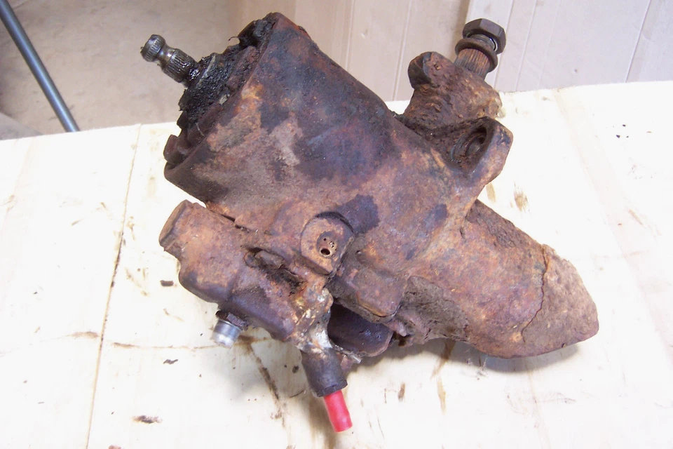 1972 & Other Dodge Charger Power Steering Box W/Nut, Washer & Bolts - Image 1 of 4