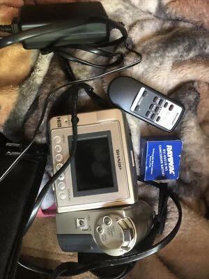 PARTS/REPAIR Sharp VL-AH50U Hi8 NTSC Viewcam LCD Camcorder+Remote+Case+Charger - Image 1 of 4