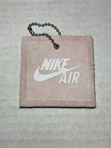 RARO Nike Air Jordan 1 Rosa Lavado Retro Etiqueta Calzado Etiqueta Colgante Llavero - Imagen 1 de 2