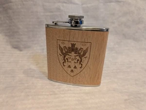 Fiaschetta anca Northampton Saints rara merchandise memorabilia effetto legno - Foto 1 di 2