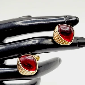 Anson Red Lucite Cabochon Gold Tone Vintage Men's Cufflinks Handsome Accessory - Picture 1 of 19