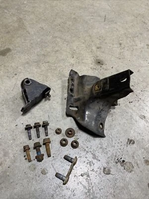 1998 Jeep Cherokee XJ 4.0 Driver Side Engine Bracket With Hardware (W98T) - Image 1 of 4