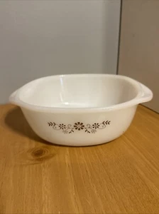 Pyrex Dynaware Brown Floral Small Baking Dish Handles Casserole 3 Cup - Picture 1 of 4