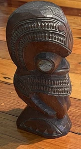 Figura tótem maorí de madera tallada a mano - Imagen 1 de 6