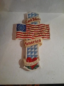 Jim Shore God Bless America Cross Wall Plaque 12" - Bild 1 von 9