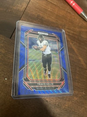 TRAVIS KELCE 2023 PRIZM DRAFT BLUE WAVE PRIZM 069/249 CHIEFS - Image 1 of 2