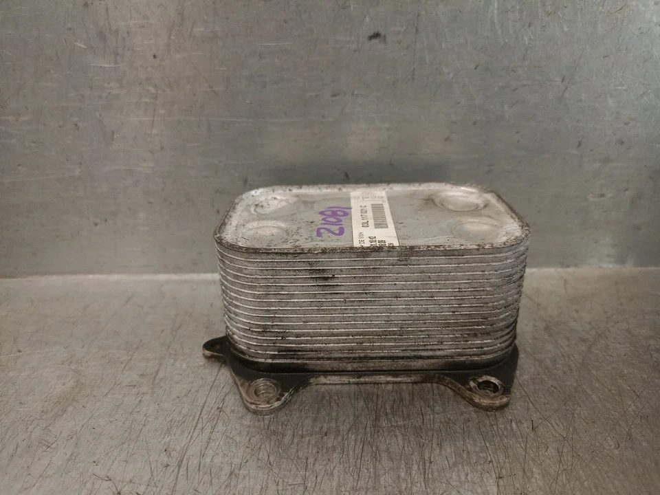 03L117021C RADIATORE OLIO MOTORE / 03L117021C / 5239994 PER AUDI Q3 8UB, 8UG 2 - Immagine 1 di 4