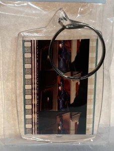 X-Men (2000) Authentic 35mm Film Cell Keychain Mystique Rebecca Romijn - Picture 1 of 4