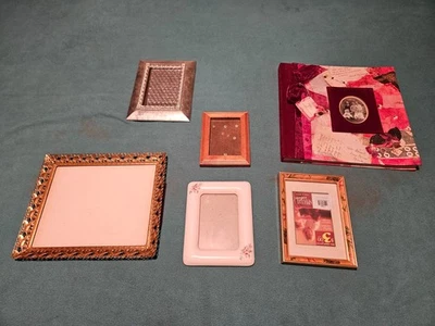 New Seasons Family Memories Album / PLUS 5 Picture Frames - Image 1 of 4