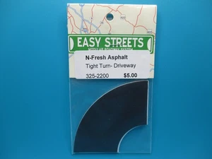 EASY STREETS N SCALE ROADWAY SYSTEM - FRESH ASPHALT - TIGHT CURVE(2) - DRIVEWAY - Picture 1 of 2
