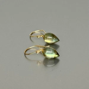Pendientes colgantes de labradorita lágrima de plata de ley 925 hechos a mano con relleno de oro de 18 quilates - Imagen 1 de 6