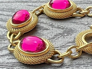 Vintage MONET Mesh Gold Tone Oval Links Bracelet with Pink Cabochons Toggle Clsr - Picture 1 of 8