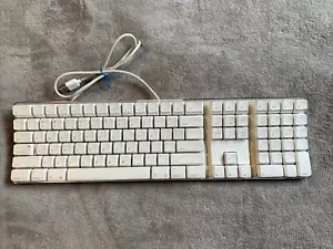 Apple White Wired Keyboard A1048 with 2 USB Port for iMAC White Genuine/OEM - Picture 1 of 5