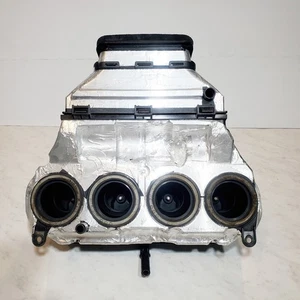 OEM 2015-2018 BMW S1000RR Intake Air Box Filter Cleaner Housing Assembly 8528973 - Bild 1 von 15