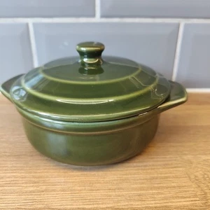 Petite Maison Rosemary/Olive Green Brie Baker Approx 5in Wide 2in Deep - Imagen 1 de 5