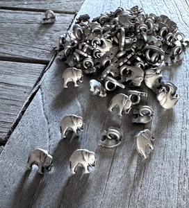 10 Stück Mini Metallknöpfe Elefant 10mm sehr kleine altsilber Ösenknöpfe - Bild 1 von 5