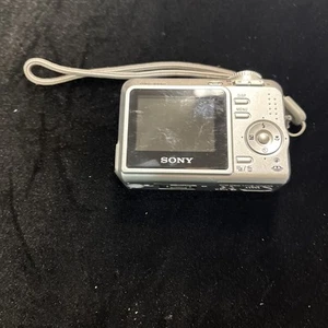 Sony Cyber-Shot DSC-S650 7.2 MP 3x Zoom Digital Camera PART/Repair - Picture 1 of 9