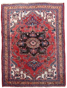 Tapis Hamadaan Vintage Fait Main – Laine Rouge Médaillon – 92 x 132cm - Picture 1 of 9