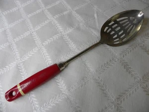 EKCO A&J Vintage großer Schlitzlöffel roter Griff Streifen Bauernhaus Cottagecore USA - Bild 1 von 8