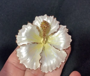 hibiscus brooch /pendant white gold tone crystals - Picture 1 of 8