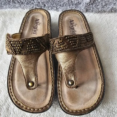 Sandalias Alegria para mujer Carina de cuero con cuentas sin cordones talla 6,5 doradas playa Foto 1 de 4