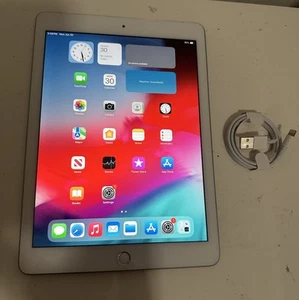 Apple iPad 6th Gen. 32GB, Wi-Fi + Cellular (Unlocked), 9.7in - SILVER - Picture 1 of 8