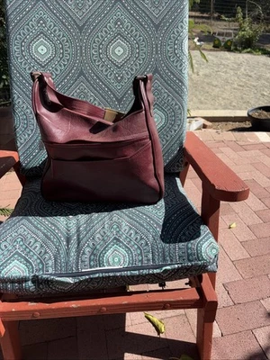 Vintage Leather Tote/satchel/bag/brief caseGreat Cond Made For Samsonite. Maroon - Image 1 of 4