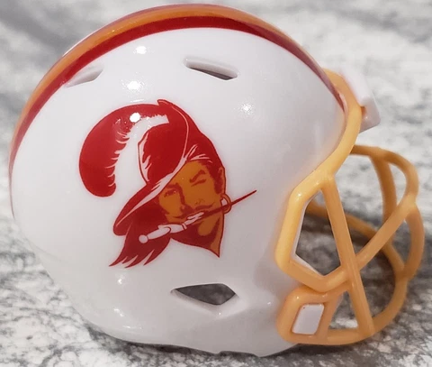 Custom 2023 Tampa Bay Buccaneers white pocket pro football helmet Cover
