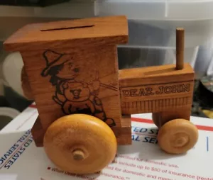 Banco de madera tractor "Dear John" Nostalgia Inc 1977 - Imagen 1 de 5