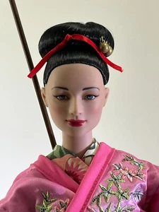 TONNER Memoirs of Geisha 16" Vinyl Doll in KIMONO ENSEMBLE Parasol Pink DS51 - Picture 1 of 3