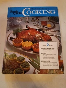 Family Circle Cook Book 1972 Illustrated Library of Cooking Volume 2 Vintage - Picture 1 of 4