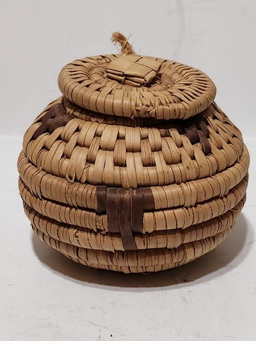 Handmade Woven Basket Ethnic Tribal Vintage Folk Art with Lid 4.5" x 3.25" Cover