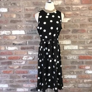 Vestido para mujer ANN TAYLOR negro blanco grande a lunares sin mangas con cinturón calce y acampanado - Imagen 1 de 6
