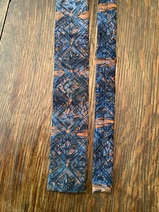 Schmale Vintage ABSTRAKTE KUNST Krawatte flacher Boden quadratisches Ende. 1-3/4” X 52” - Bild 1 von 3