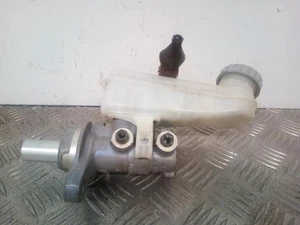 Suzuki Swift Mk2 04-11 Petrol Brake Master Cylinder 51100-62J30-000  506544 - Picture 1 of 7