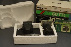 Kiev 60 TTL Kamera Set mit Arsat 80mm/2.8, Lichtschacht + Prismensucher + OVP - Bild 1 von 23