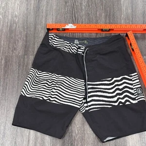 Volcom Stoneys Boardshorts Zebrastreifen Badehose Kordelzug schwarz weiß 32 - Bild 1 von 9