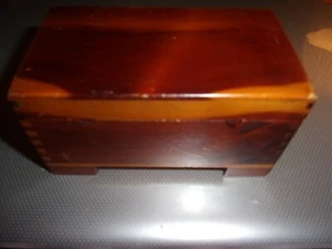 VINTAGE SMALL CEDAR CHEST TRINKET BOX - Picture 1 of 7