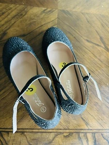 NWOT girls U S Size 3 Fabulous’s Black Sparkle Pumps Princess Low Heel Shoes - Picture 1 of 10